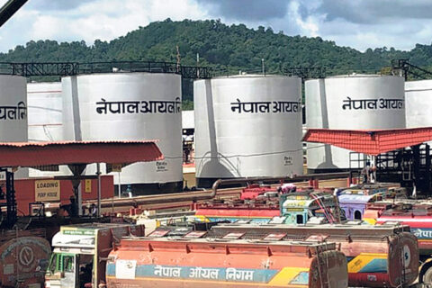 आयल निगम निरन्तर घाटामा, १५ दिनमा ५ अर्व २१ करोड नोक्सानी