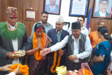 बुटवल उपमहानगरपालिकाका नवनिर्वाचित प्रमुख र उपप्रमुखद्वारा पदभार ग्रहण