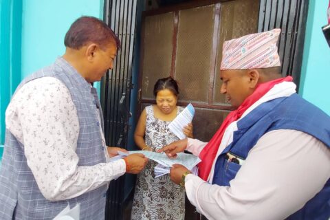 मतदाता शिक्षा सिकाउँदै गठबन्धनका उम्मेद्वार घरदैलोमा