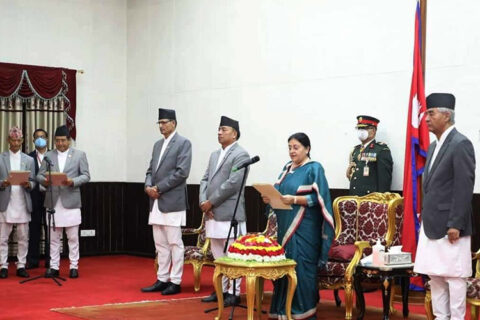 नवनियुक्त मन्त्रीले लिए पद तथा गोपनीयताको शपथ