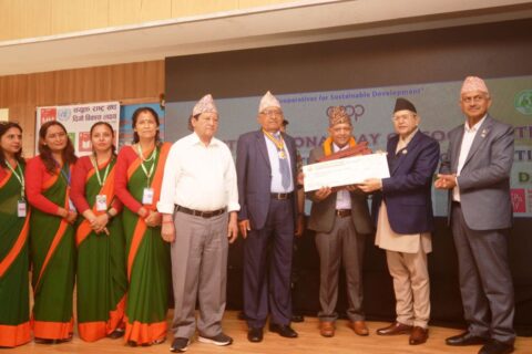 तिलोत्तमा बहुमुखी सहकारी लुम्बिनी प्रदेशकै उत्कृष्ट सहकारी व्यवसाय पुरस्कारबाट पुरस्कृत