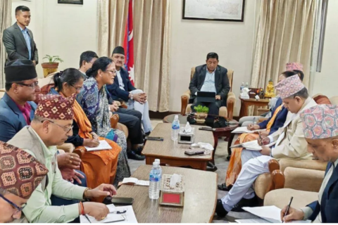 गृह मन्त्रालयमा आन्दोलनरत शिक्षक र सरकारबीच वार्ता