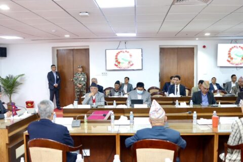 सर्वदलीय बैठकमा प्रधानमन्त्री प्रचण्डले भने : ‘लोकतान्त्रिक गणतन्त्रात्मक व्यवस्थाविरोधी गतिविधिप्रति सचेत बनौं’