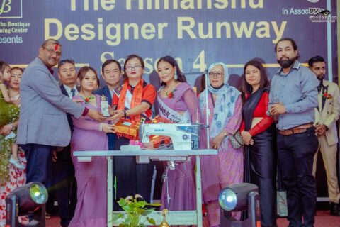 द हिमांशु डिजाइनर रनवे सिजन ४ काे उपाधि देवदहकी साेनी गुरूङलाई