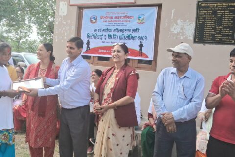 रूपन्देहीको तिलाेत्तमा १ मा वाकाथन : नयाँ चपरहट्टी टाेलकी ५२ वर्षिय सम्पदिया थरूनी बनिन् विजेता