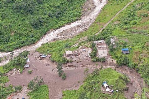गोरखाको धार्चेमा पहिरोमा परी ५ जना बेपत्ता, २ जनाको उद्धार