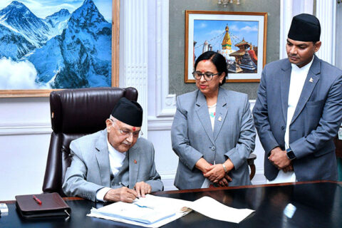 प्रधानमन्त्री ओलीको पहिलो निर्णय : ३०० दिनभित्र क्रिकेट मैदान सुविधासम्पन्न बनाउने