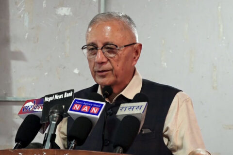 अहिले नै संविधान संशोधन हुन्छ भन्ने दिमागबाट हटाइदिनुस् : डा शेखर