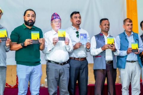 संचारकर्मी श्रेष्ठ र गौतमद्वारा लिखित ‘उद्घोषण पाठशाला’को लोर्कापण