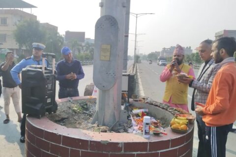 बुटवलकाे कालिका चाेकसहित मुख्य तीन चाेकमा ट्राफिक लाइट जडान कार्य सुरु