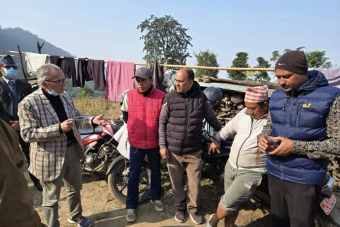 भोट माग्दै बाबुराम भट्टराई