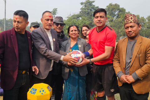 मेयर कप छात्र छात्रा फुटबल प्रतियोगिता सुरू