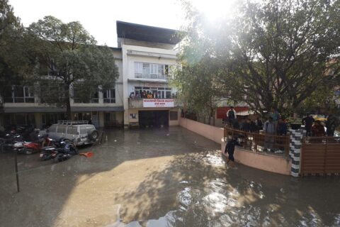 मेलम्चीको पाइप फुटेर बबरमहल क्षेत्र डुबानमा