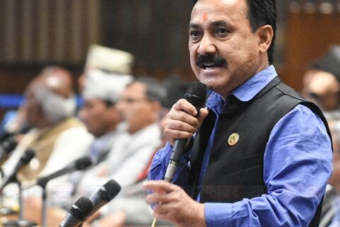 संसदमा विश्वप्रकाशको प्रश्न:नागरिक मर्दा निर्मल निवास लाई नदुख्ने कस्तो राजा चाहिएको हो ?