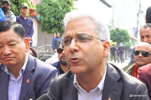 पक्राउ परे रबिन्द्र मिश्र र धवलशम्शेर , दुर्गा प्रसाईं फरार