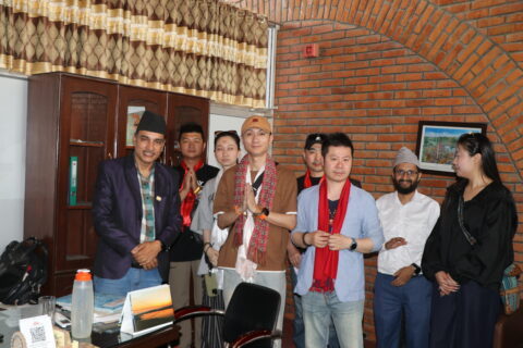 चिनियाँ कलाकारद्धारा लुम्बिनी विकास कोषमा भेटघाट
