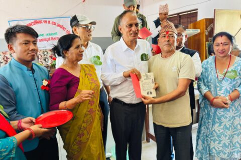 बुटवल १५ मा ४२ घरजग्गाको पूर्जा वितरण