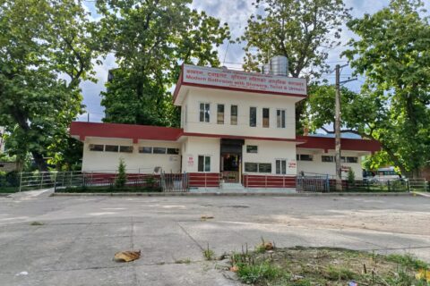 दैनिक सयौं यात्रु लाभान्वित बसपार्कमा सञ्चालनमा रहेको सुविधा सम्पन्न स्नान गृह