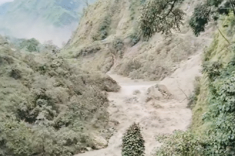 म्याग्दीमा पहिरोले पुरिएर बुबाको ज्यान गयो, १३ वर्षीय छोरा वेपत्ता