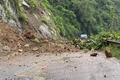 बाढी पहिरोका कारण मुख्य ८ सडक पूर्णरुपमा अवरुद्ध, १३९ स्थानमा एकतर्फी सञ्चालन