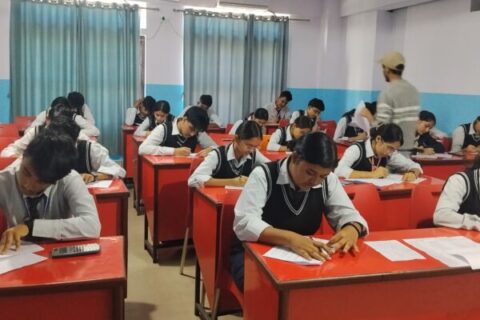 बुटवलले लियो निशुल्क छात्रवृत्ति परीक्षा : ३४४ विद्यार्थीले निशुल्क छात्रवृत्ति पाउने