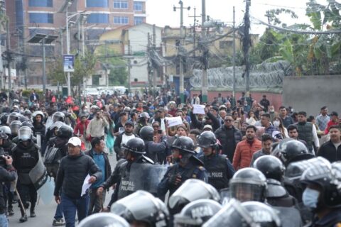 नेकपा एमालेका अध्यक्ष ओली पक्राउको विरोधमा प्रदर्शनमा उत्रिएका ७ जना पक्राउ