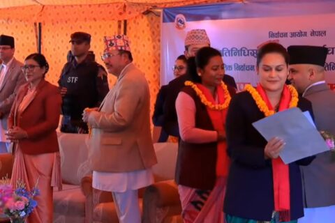समानुपातिकतर्फ निर्वाचित सांसदलाई प्रमाणपत्र वितरण