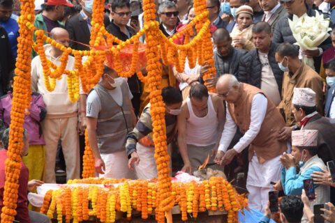 अध्यक्ष ओलीका पिताको अन्त्येष्टि