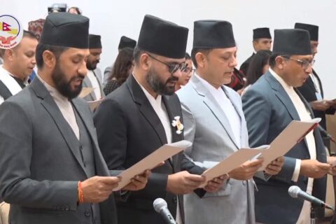 नवनिर्वाचित सांसदहरूले शपथ लिए