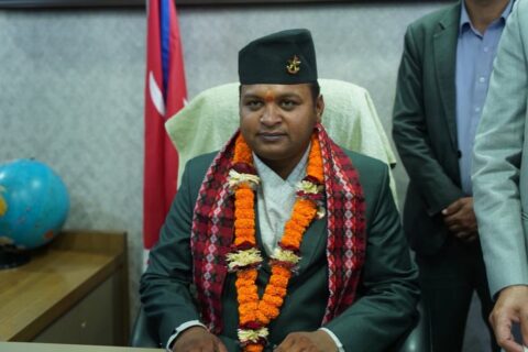 श्रममन्त्री दीपककुमार साह पदमुक्त