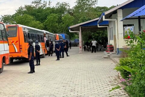 भारतबाट उद्धार गरिएका ४५३ नेपाली बेलहिया नाका हुँदै स्वदेश फिर्ता