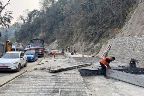 नारायणगढ–बुटवल सडकः दाउन्नेमा एकतर्फी ढलान सकियो