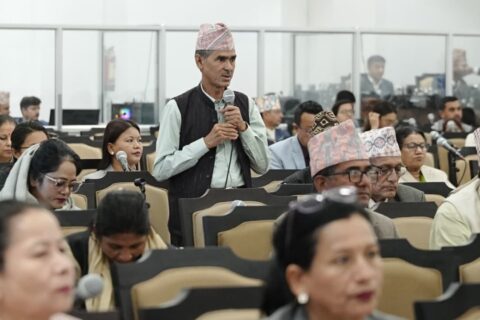 प्रधानमन्त्रीले माफी नमागेसम्म विपक्षी दलहरूले सदन चल्न नदिने