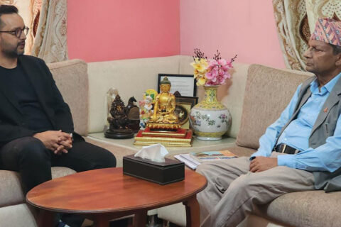 प्रधानमन्त्रीका राजनीतिक सल्लाहकारलाई पूर्वप्रधानन्यायाधीश रेग्मीको सुझाव  संविधानको मूल मर्म नमरोस्
