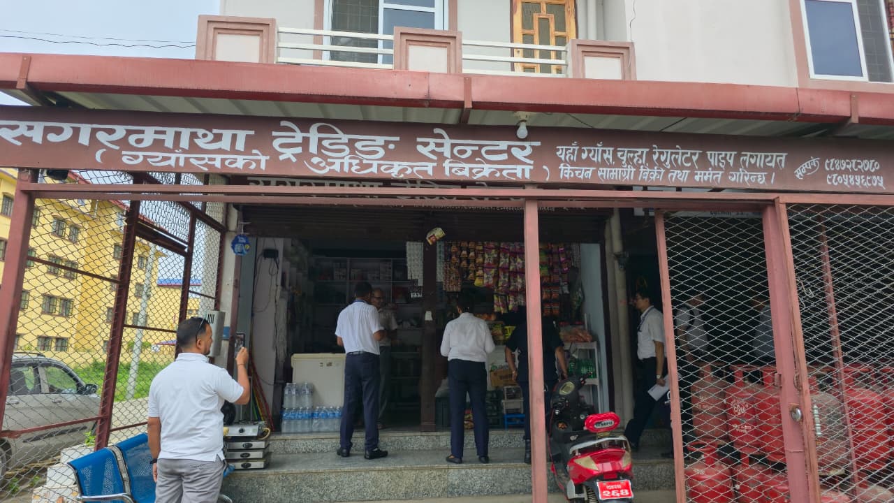बजारमा खाना पकाउने ग्यास अभावको गुनासोपछि बुटवल र तिलोत्तमामा अनुगमन