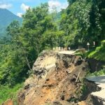 कृष्णभीरमा पुरै सडक भासियो, पृथ्वी राजमार्ग पूर्ण रूपमा अवरुद्ध