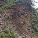 तिनाउको हेडबक्स नजिक पहिरो, बुटवल-पाल्पा सडक अवरुद्ध