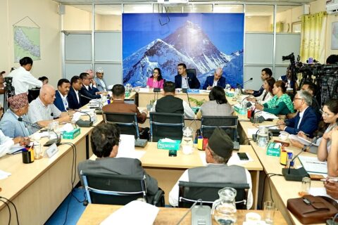 कालोबजारी गर्ने पेट्रोलपम्प र ग्यास डिलरको इजाजत खारेज गर्न निर्देशन