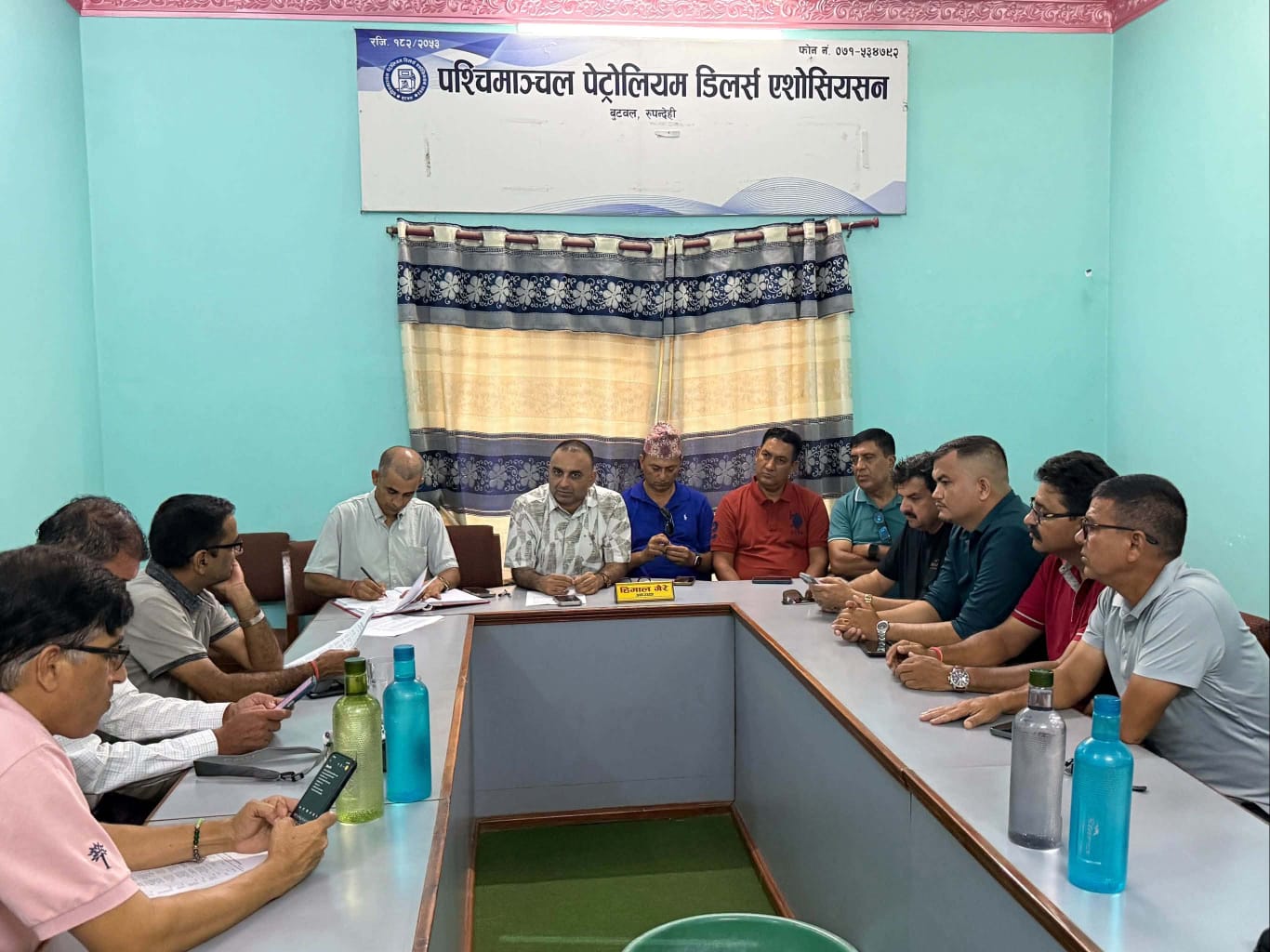 पश्चिमाञ्चल पेट्रोलियम डिलर्स एशोसियसनद्वारा प्रधान्मन्त्री राहत कोषमा ४० लाख १ रुपैयाँ सहयोग