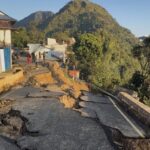 सडक भासिएपछि रेसुङ्गा विमानस्थल सडकखण्ड पूर्ण रूपमा अवरुद्ध