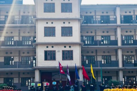 भोटेकोशी बाढी प्रभावितलाई सिद्धार्थ इङ्ग्लिस बोर्डिङ सेकेन्डरी स्कुलले ५ लाख १० हजार रुपैयाँ आर्थिक सहयोग