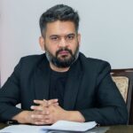 प्रधानमन्त्री शाह अमेरिका जाँदा विमानस्थलमा तामझाम नहुने