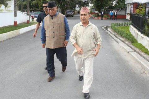 प्रधानमन्त्रीसँग कांग्रेस नेताहरुको भेट