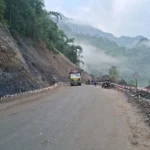 आज राति पृथ्वी राजमार्गमा सम्पुर्ण सवारी आवागमन बन्द