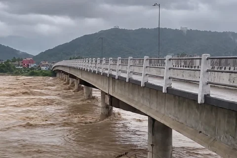 सुस्ताका सबै नागरिकलाई नारायणीवारि ल्याइयो