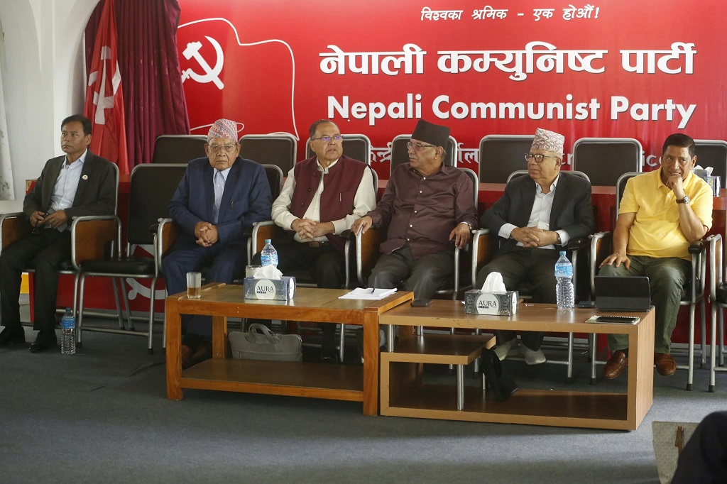 कम्युनिस्ट घटकसँग एकताका लागि नेकपाले बनायो वार्ता समिति