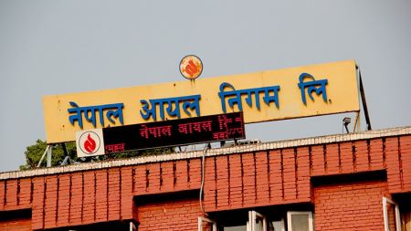 डिजेल अनियमितता प्रकरणमा तीन ट्याङ्कर निलम्बित, चालक-सहचालकलाई प्रवेश निषेध