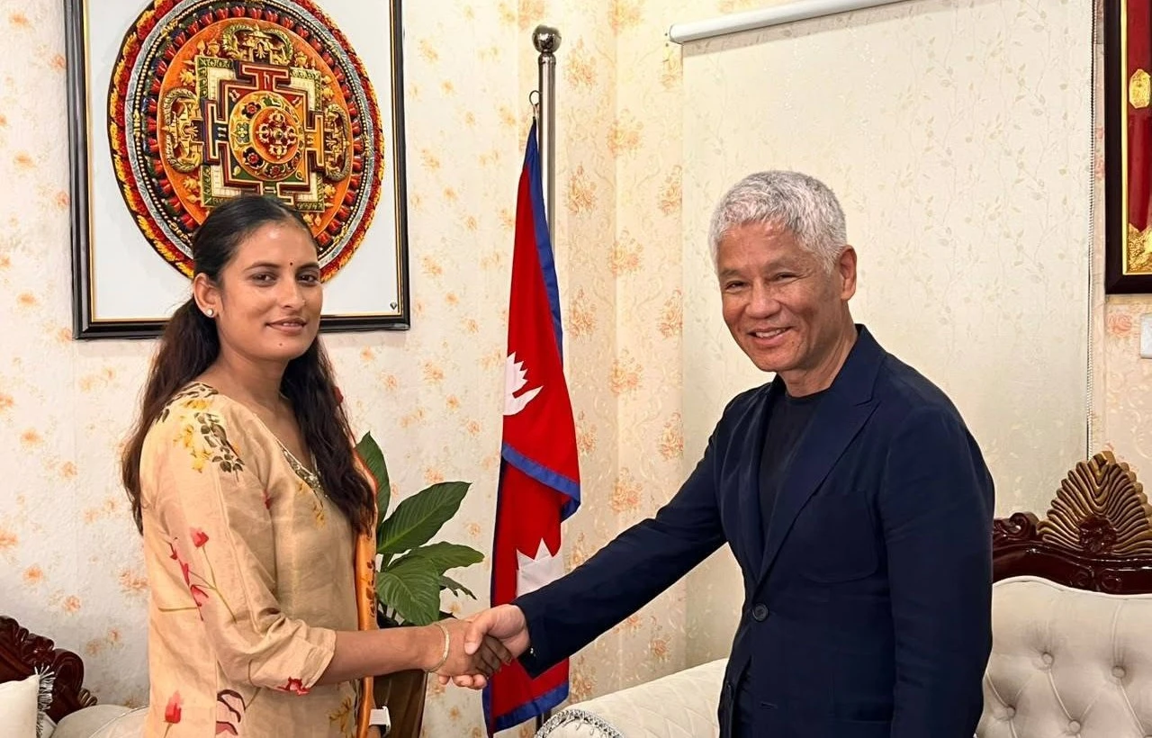 भोटेकोसी बाढीपीडित बालबालिकाका लागि शेष घले दम्पतीको ५७ करोड ८५ लाख सहयोग