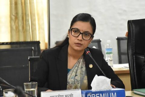 प्रसूति बिदा छ महिना दिने प्रस्तावसहितको विधेयक