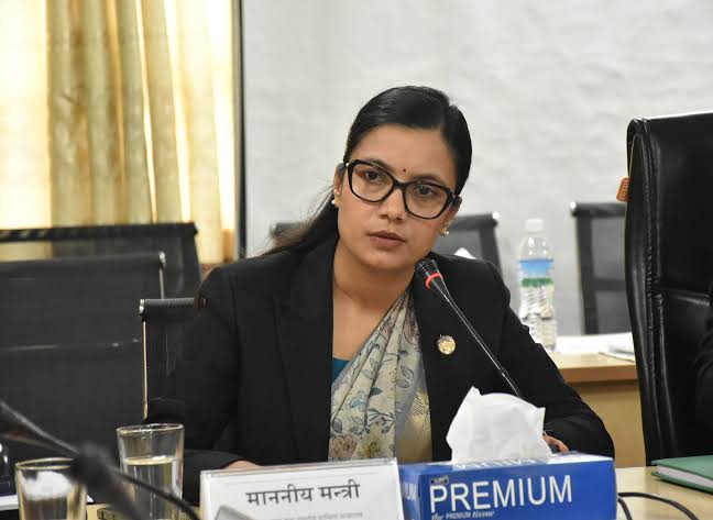 प्रसूति बिदा छ महिना दिने प्रस्तावसहितको विधेयक